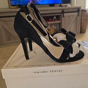 Black Bow-Accent Slingback Heels